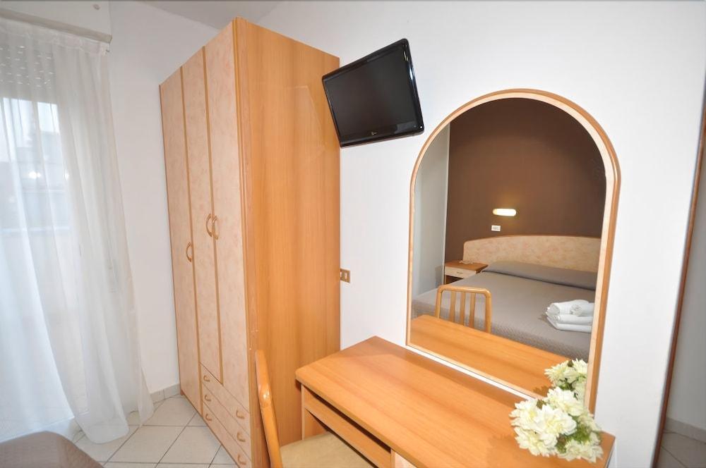 Hotel Adriatic&Beauty Rimini Bagian luar foto