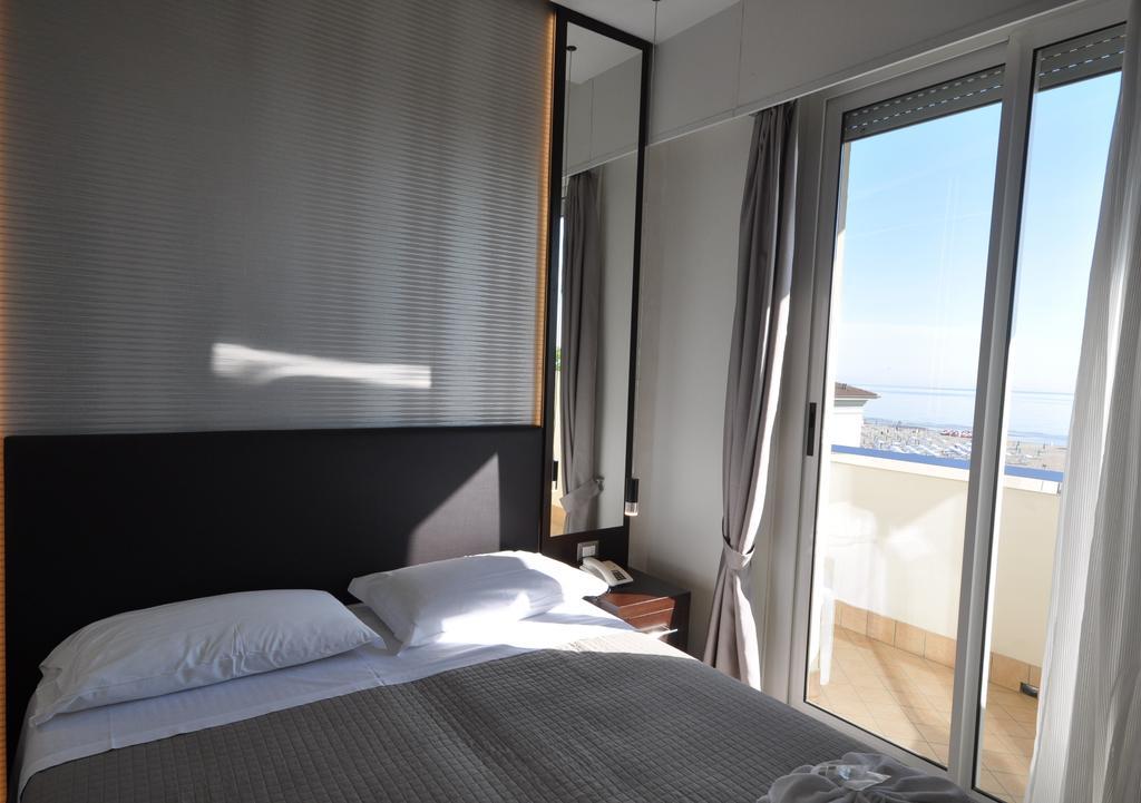 Hotel Adriatic&Beauty Rimini Bagian luar foto