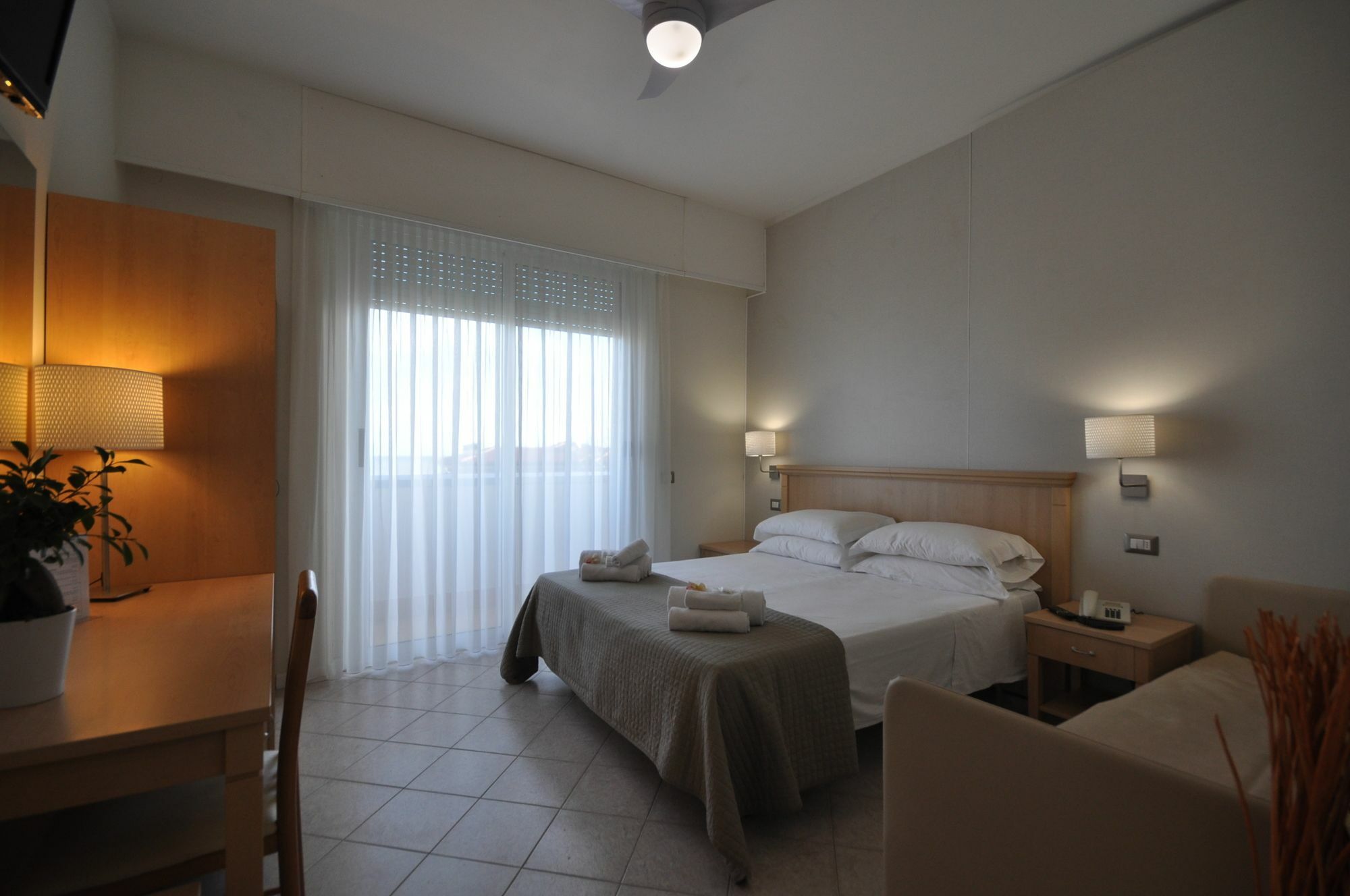 Hotel Adriatic&Beauty Rimini Bagian luar foto