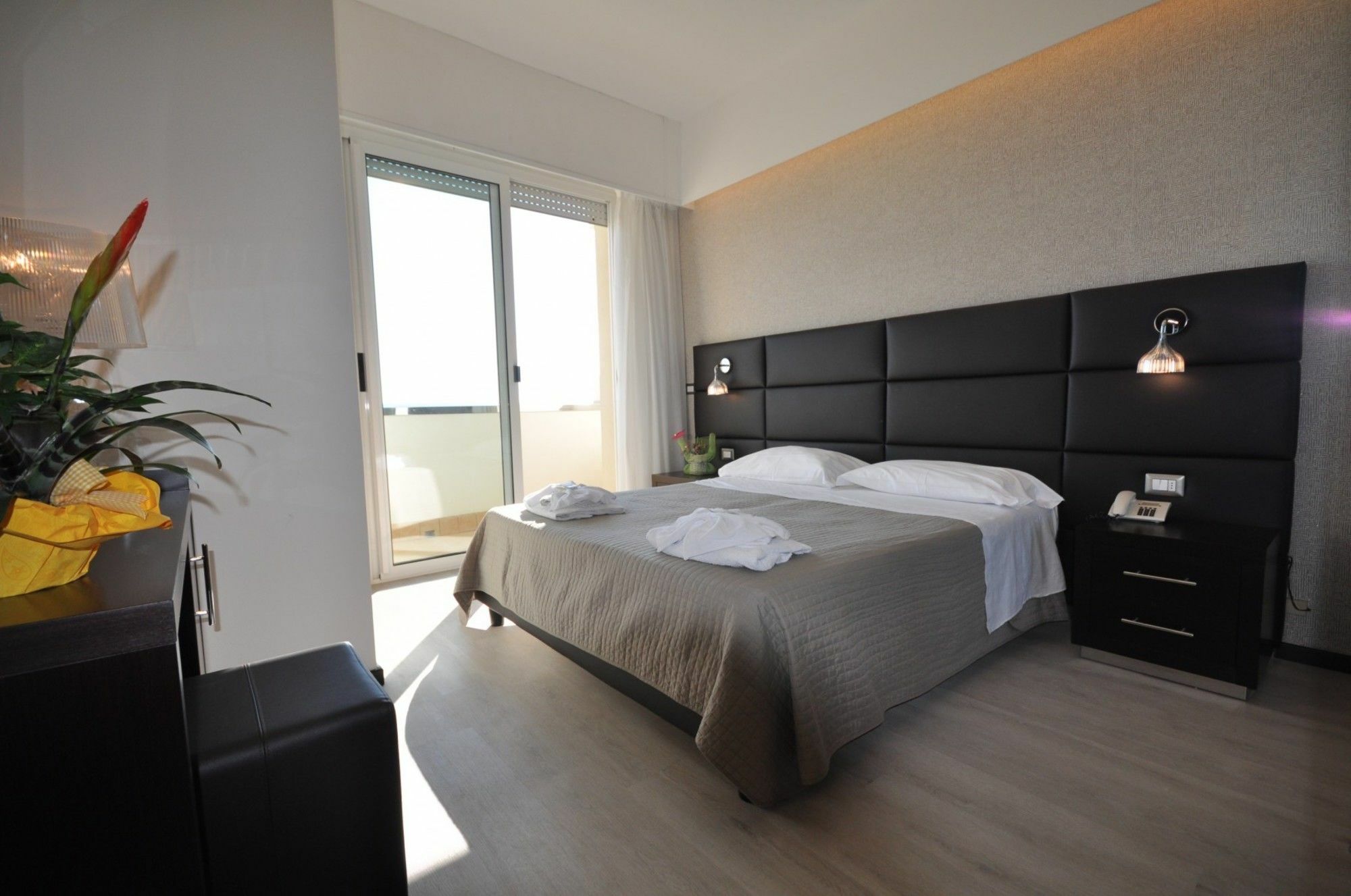 Hotel Adriatic&Beauty Rimini Bagian luar foto