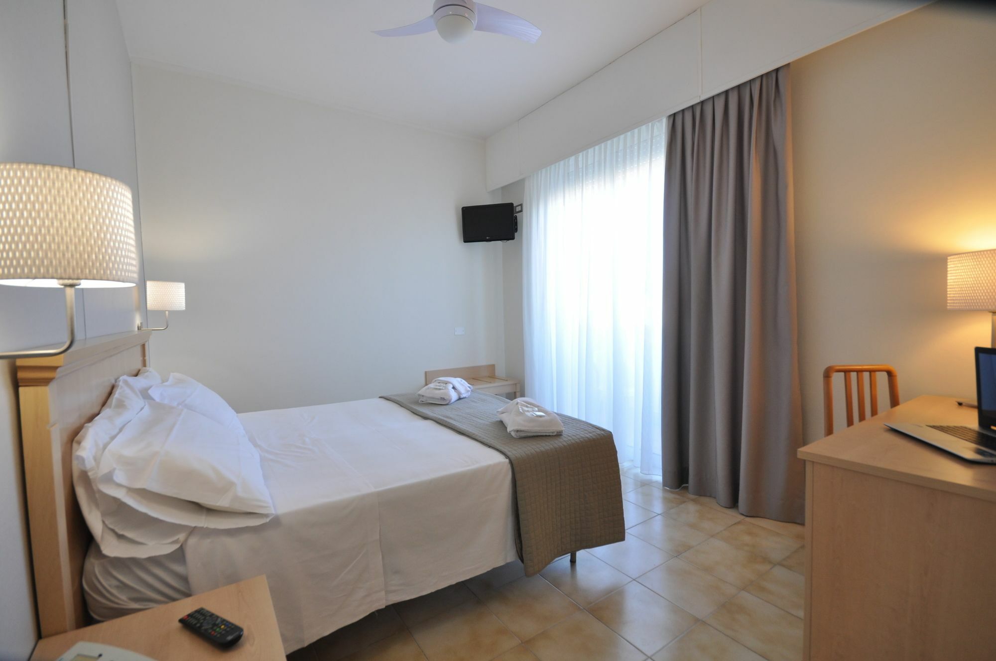 Hotel Adriatic&Beauty Rimini Bagian luar foto